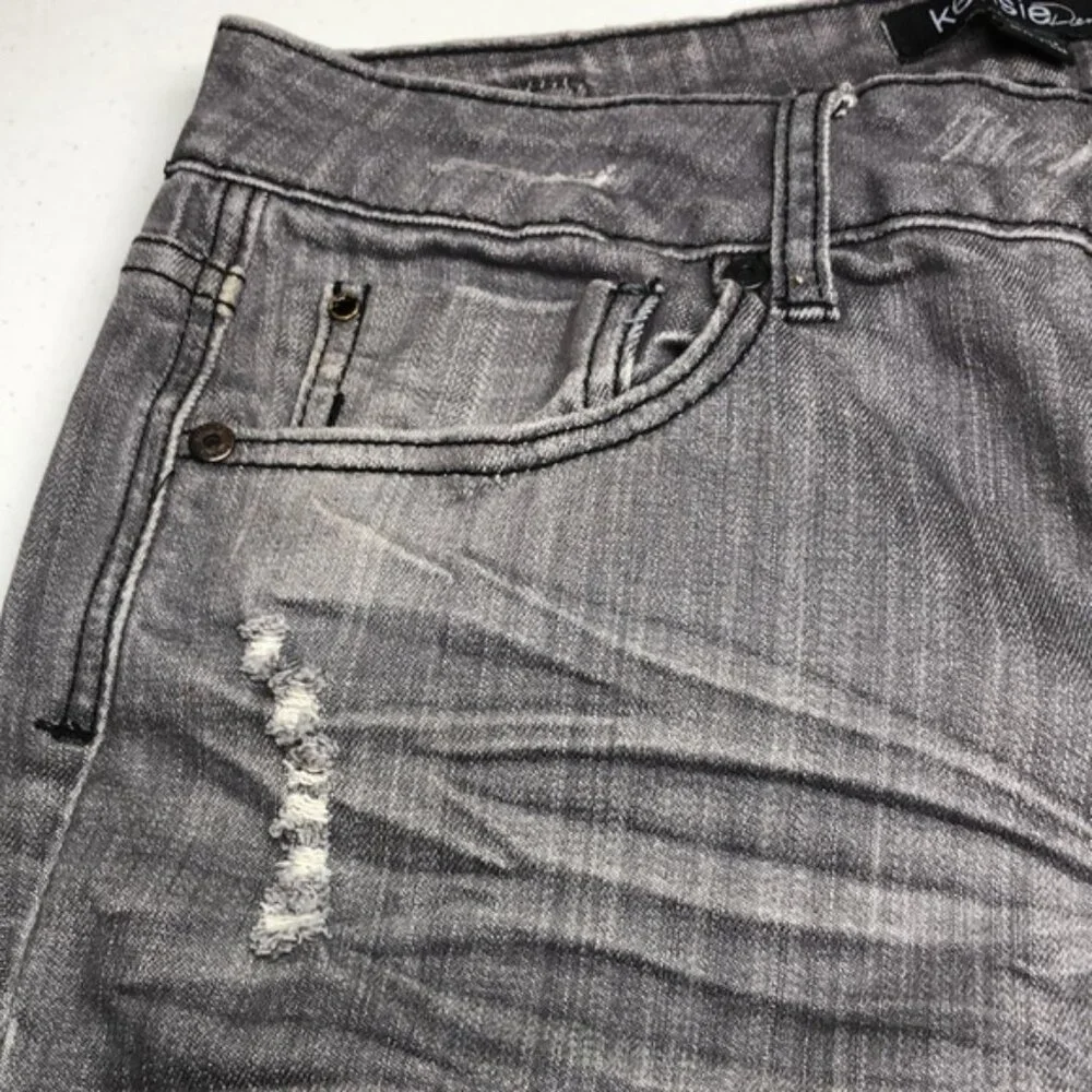 KENSIE GRAY JENNIFER STRAIGHT LEG JEANS 30x32 ⭐️